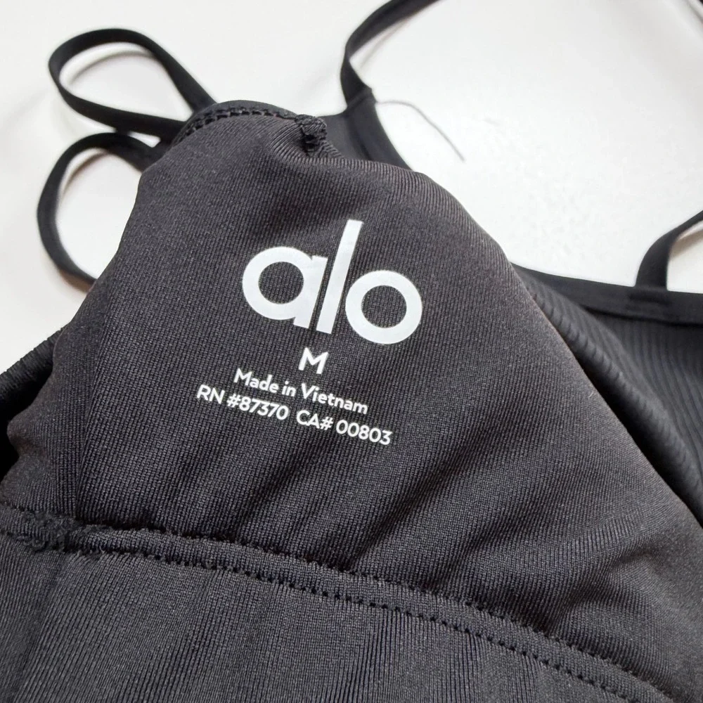 ALO Yoga Sports Bra Black Ribbed V-Neck Racerback Women's Size Medium